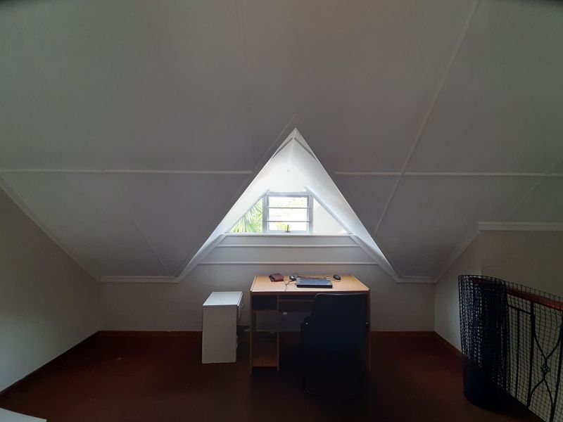 Lovely 3 bedroom townhouse in secure complex close to schools, shops and main roads! - Photo 10