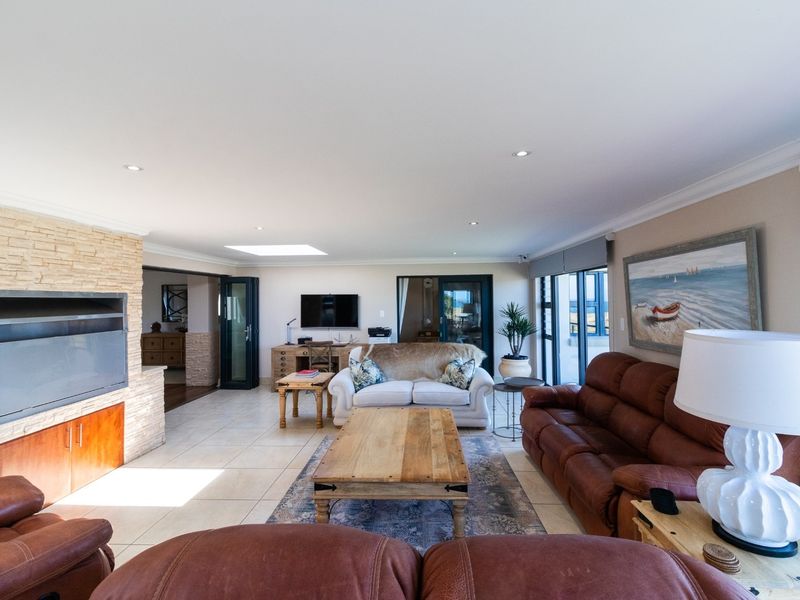 House For Sale In East London - Photo 8