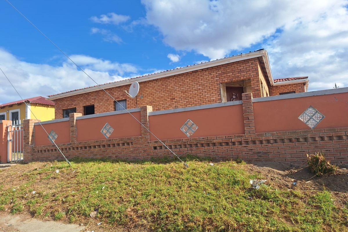 House For Sale In King Williams Town - Photo 2