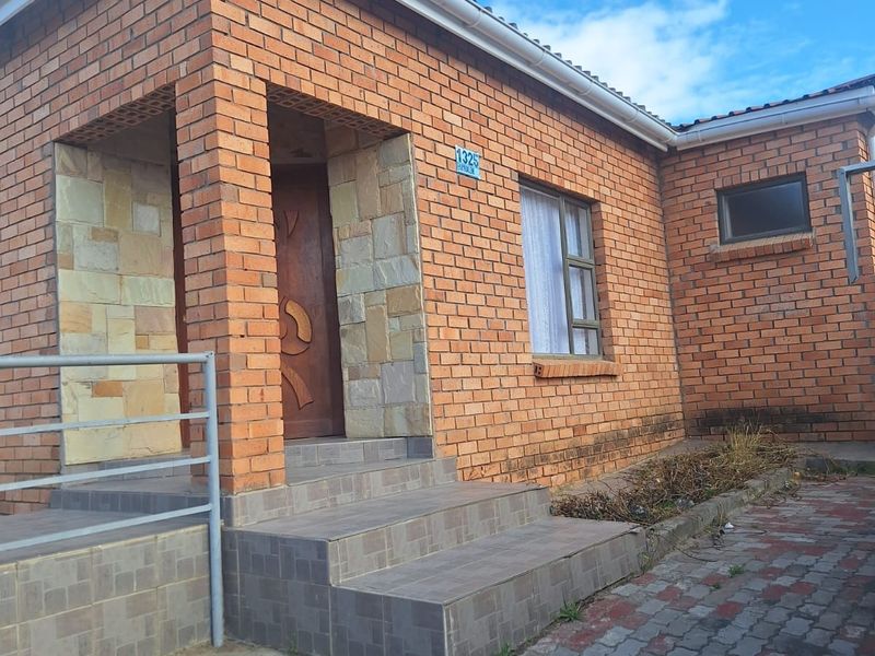 House For Sale In King Williams Town - Photo 4