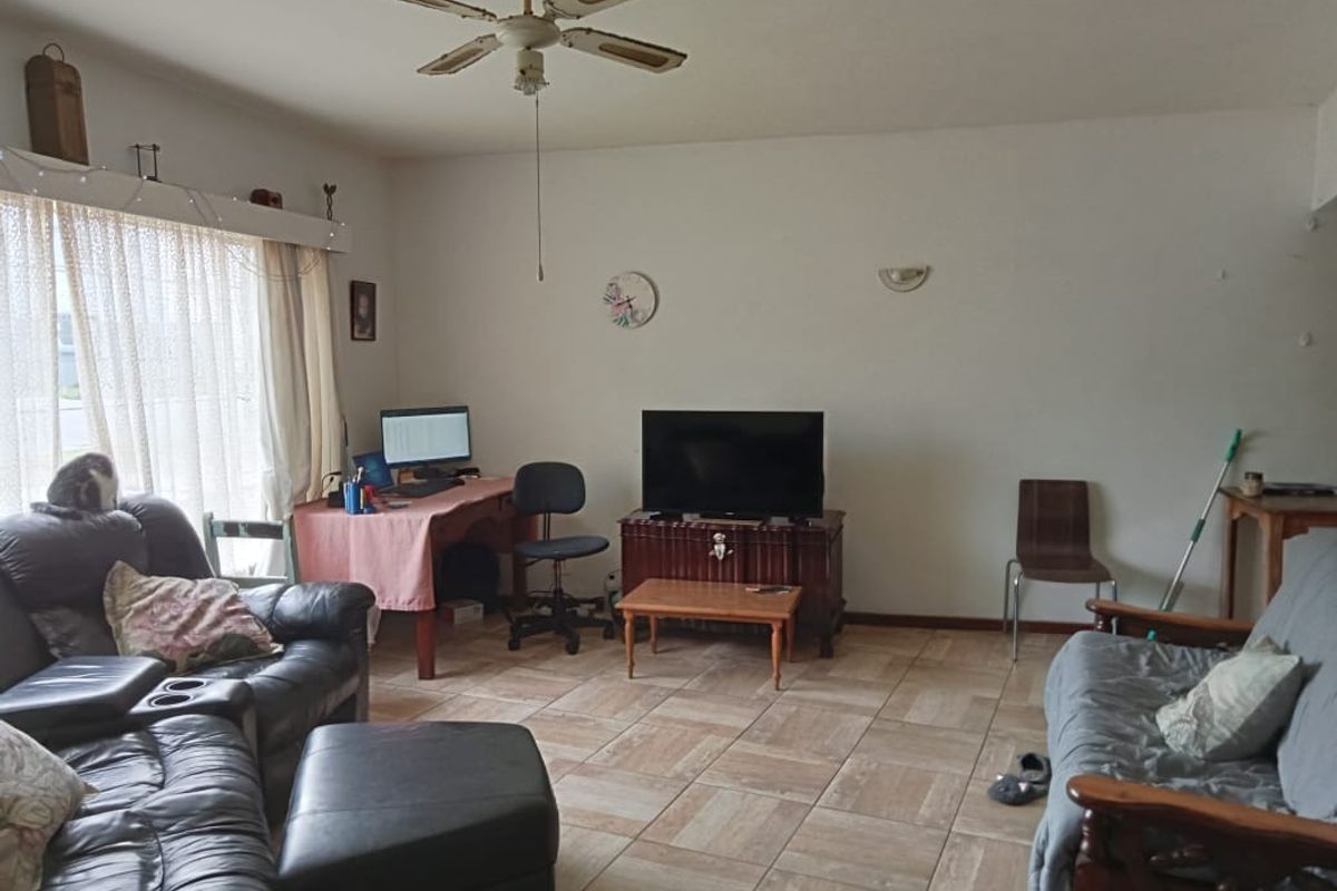 Apartment For Sale In East London - Photo 2