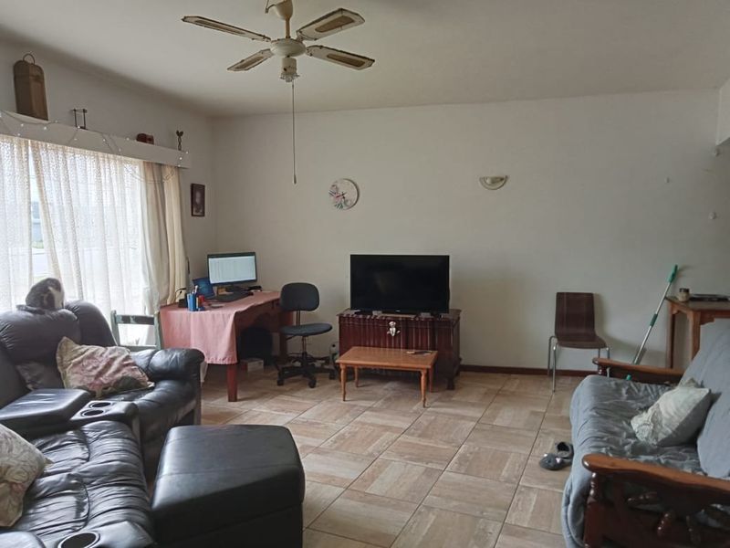 Apartment For Sale In East London - Photo 2