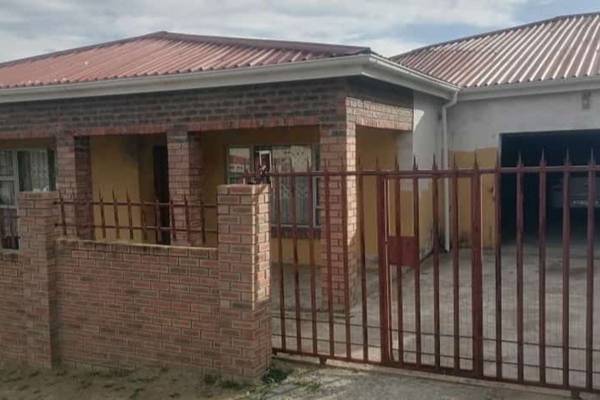 House For Sale In King Williams Town - Photo 3