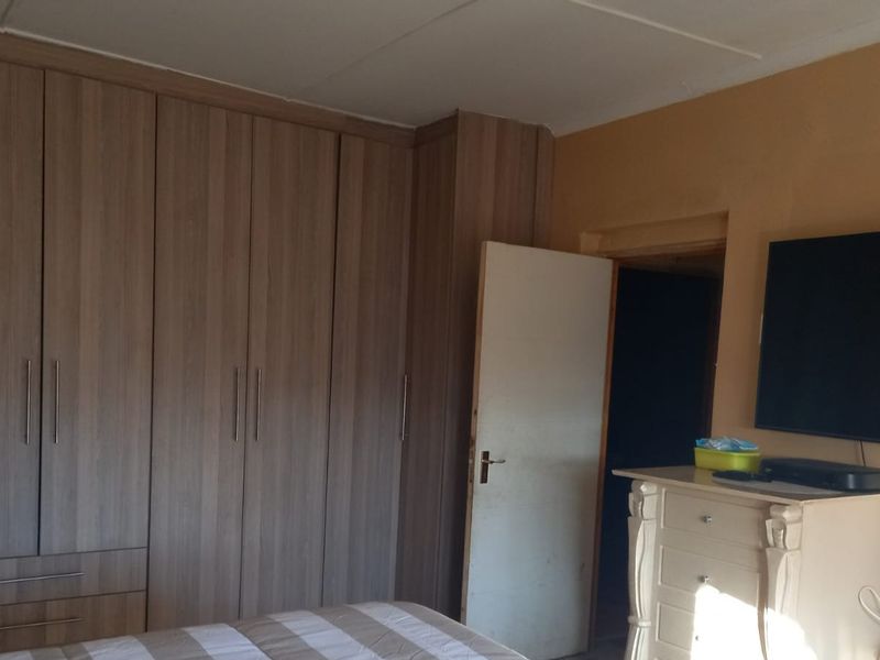 House For Sale In King Williams Town - Photo 8