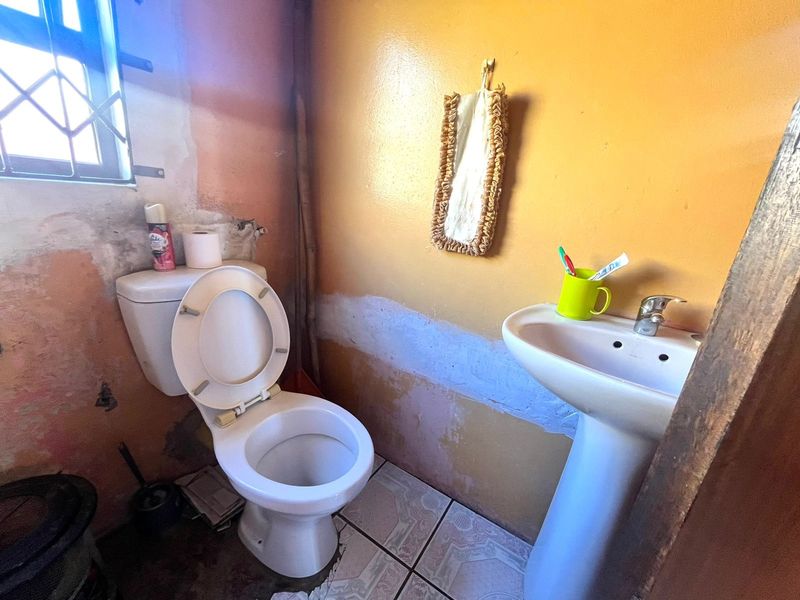 House For Sale In East London - Photo 10