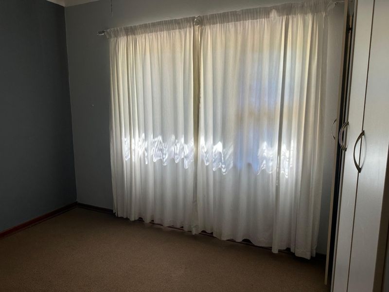 House For Sale In East London - Photo 10