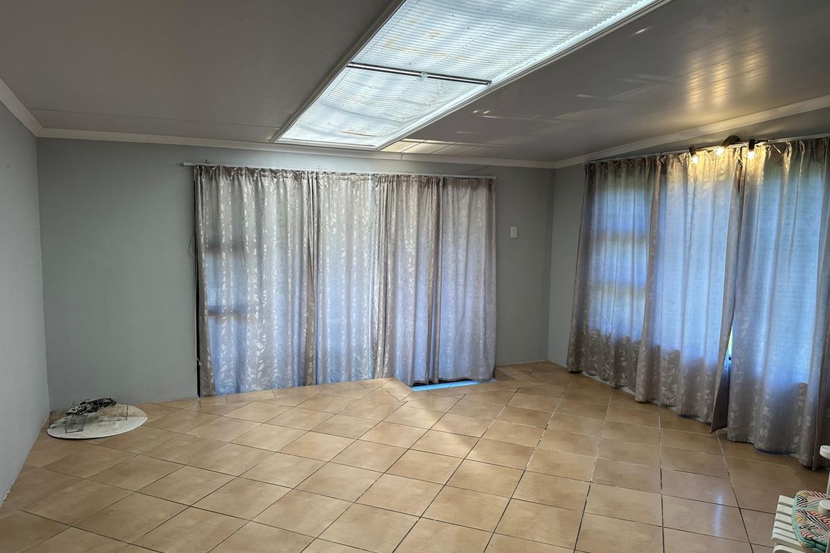 House For Sale In East London - Photo 5