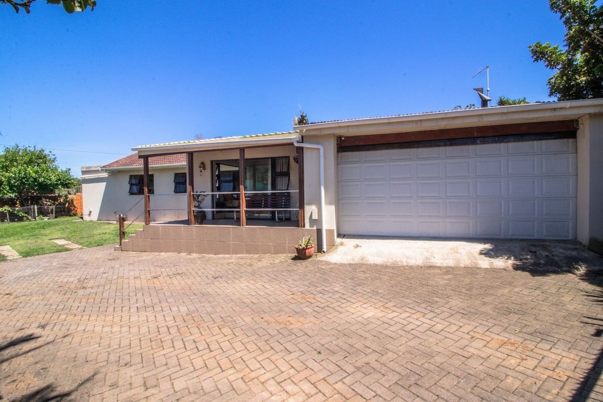 House For Sale In East London - Photo 2