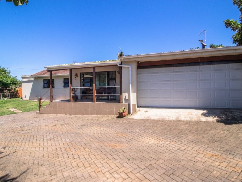 House For Sale In East London - Photo 2