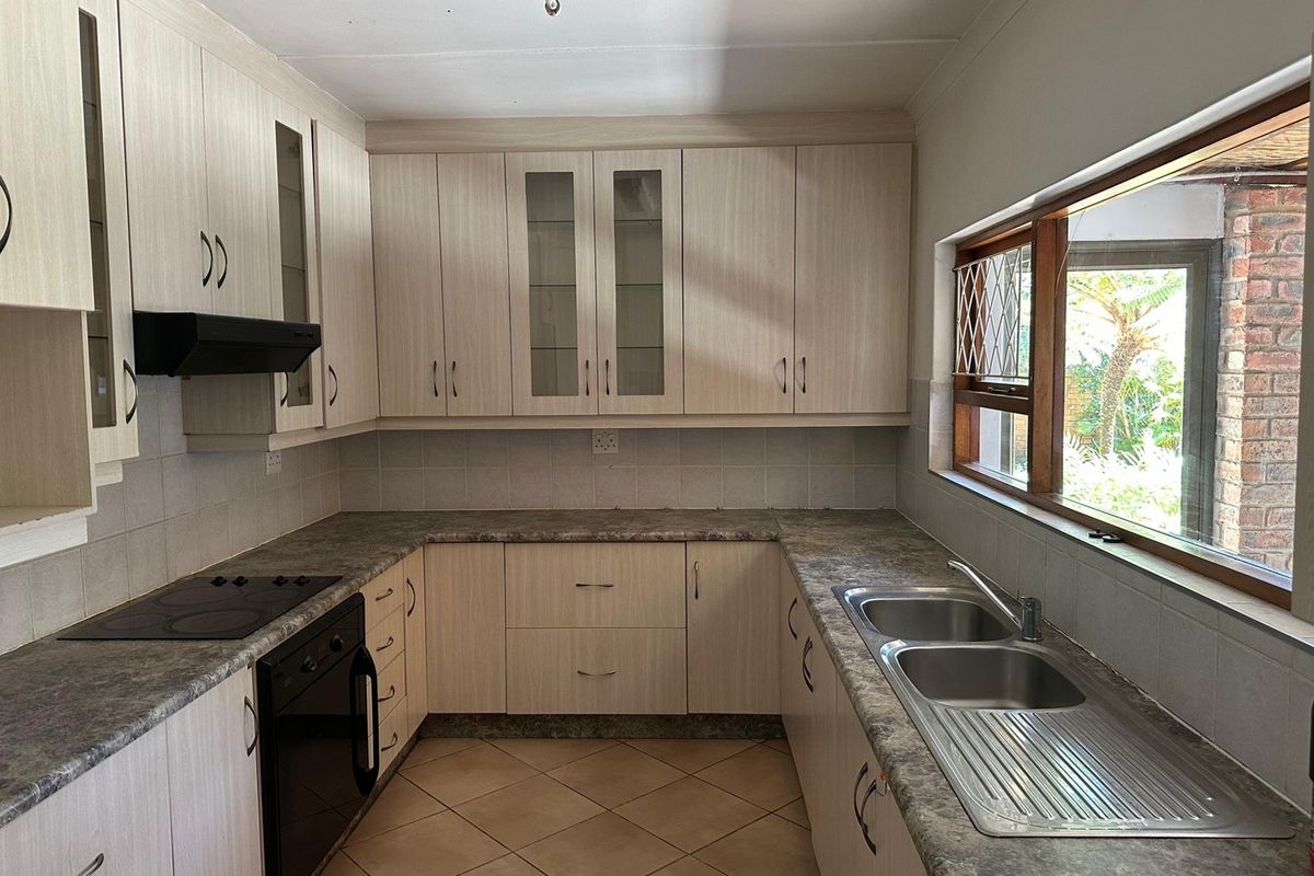 House For Sale In East London - Photo 3