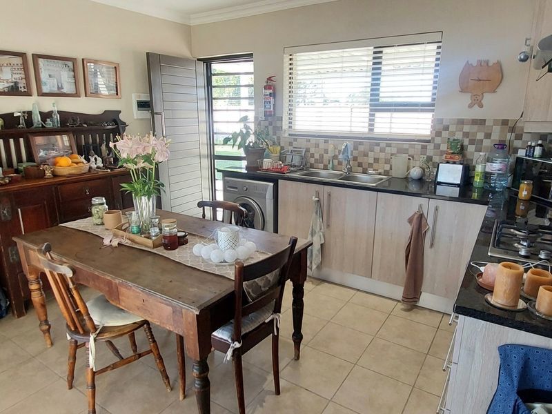 Townhouse For Sale In East London - Photo 10