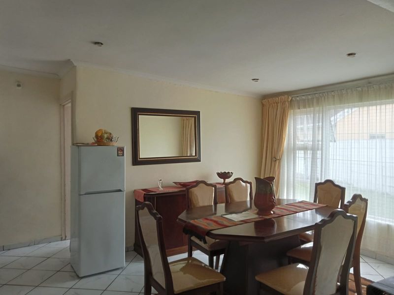 House For Sale In East London - Photo 9