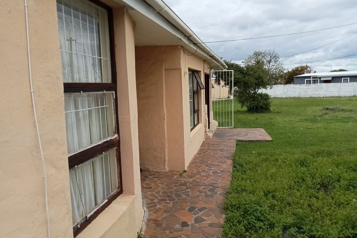 House For Sale In East London - Photo 4