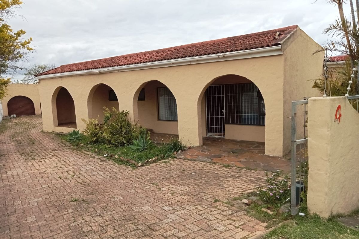 House For Sale In East London - Photo 2