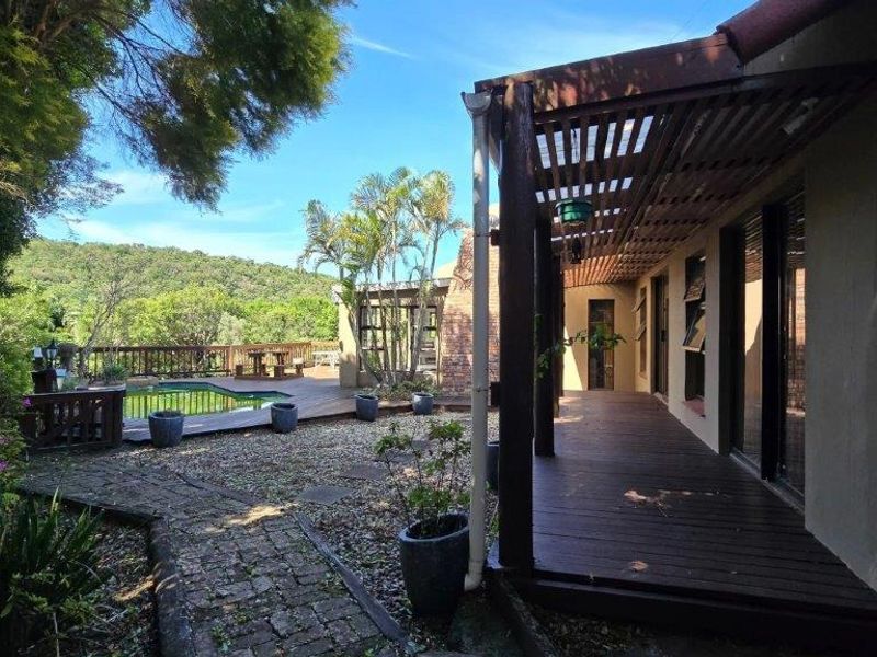 House For Sale In East London - Photo 8
