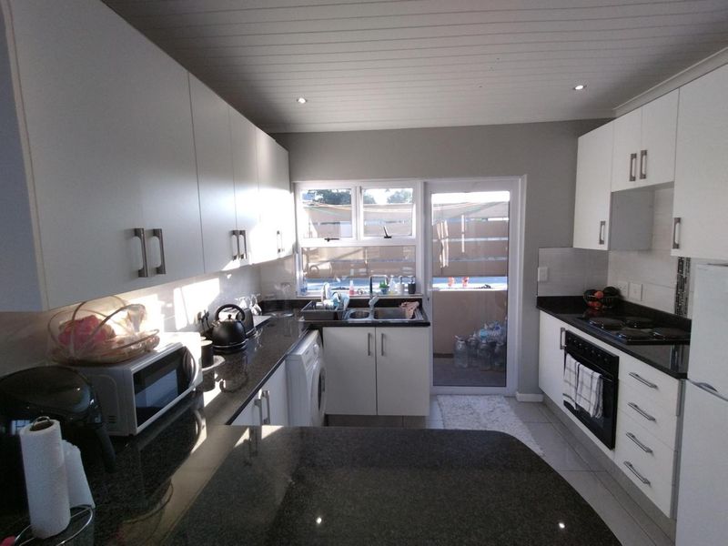 Apartment For Sale In East London - Photo 7