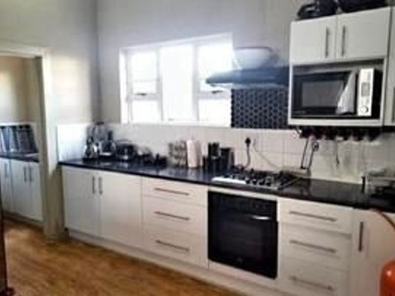 Strategicaly Positioned - Photo 2