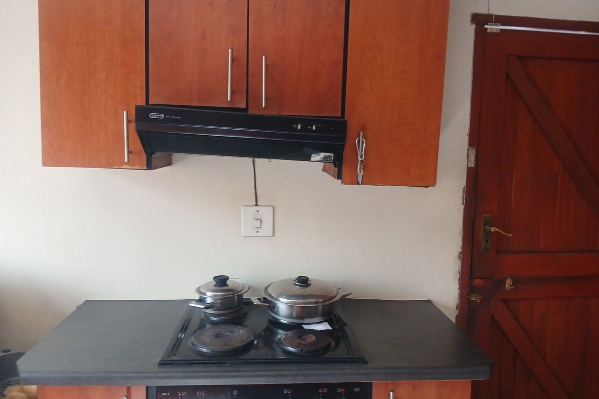 Family Home - Photo 3