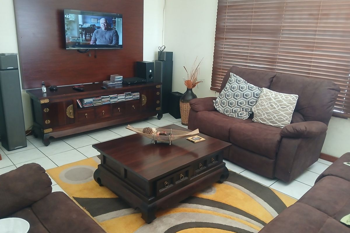 Family Home - Photo 5