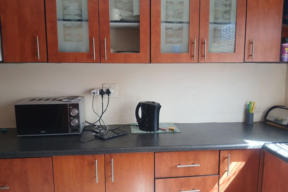 Family Home - Photo 4