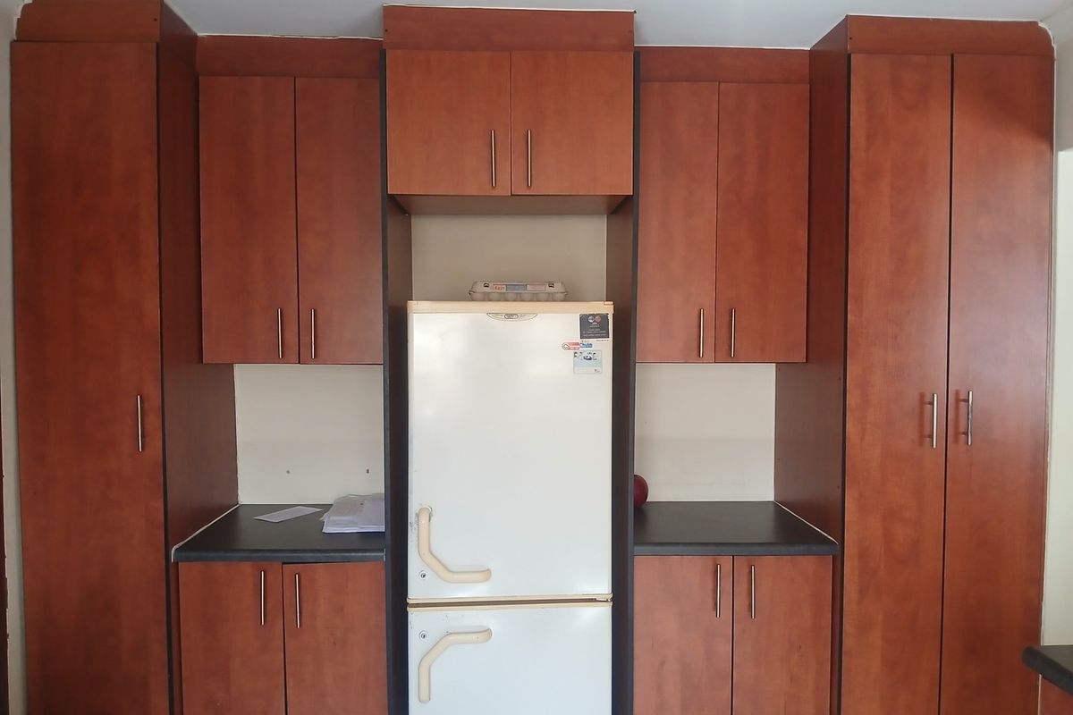 Family Home - Photo 2