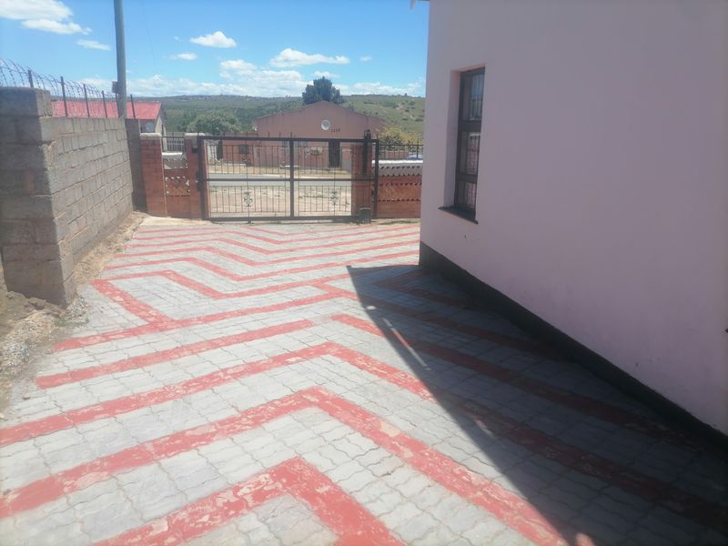 House For Sale In King Williams Town - Photo 6