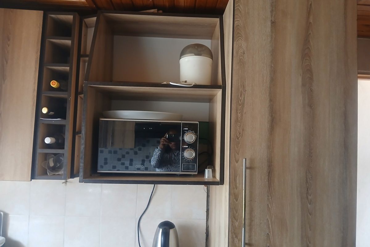 Family Home - Photo 4