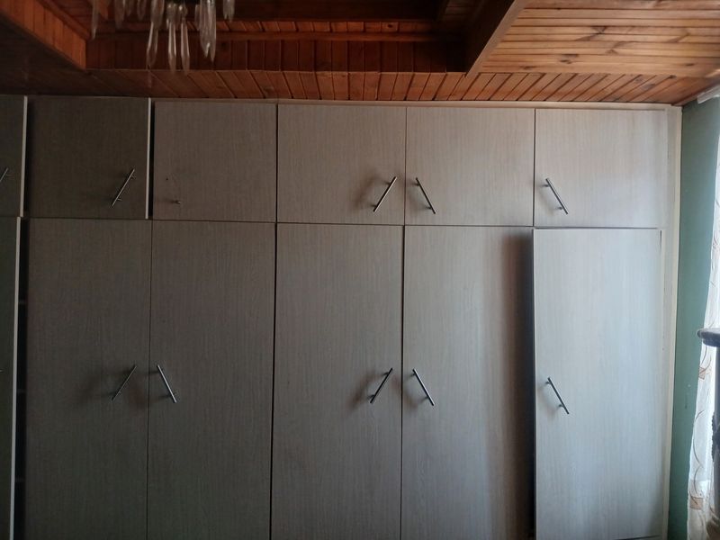 Family Home - Photo 8