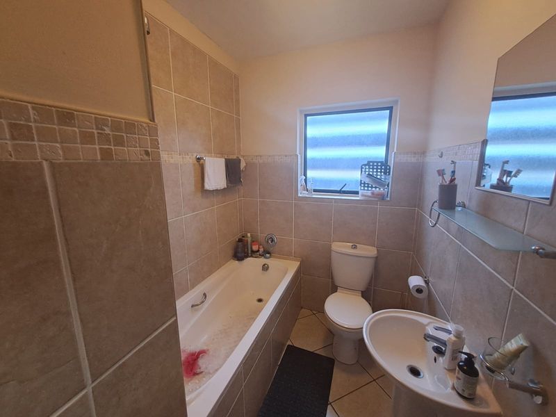 Apartment For Sale In East London - Photo 4