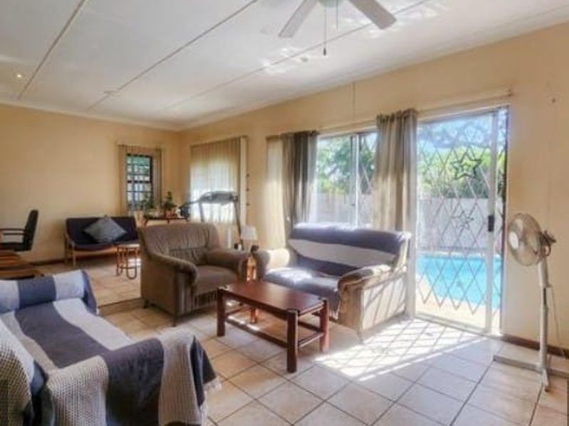 House For Sale In East London - Photo 6