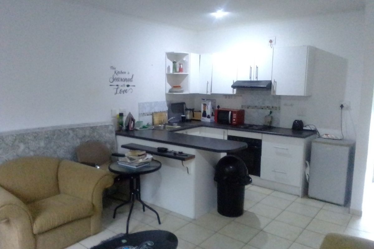 A  Comfortable Townhouse,  Sound Investment! - Photo 4