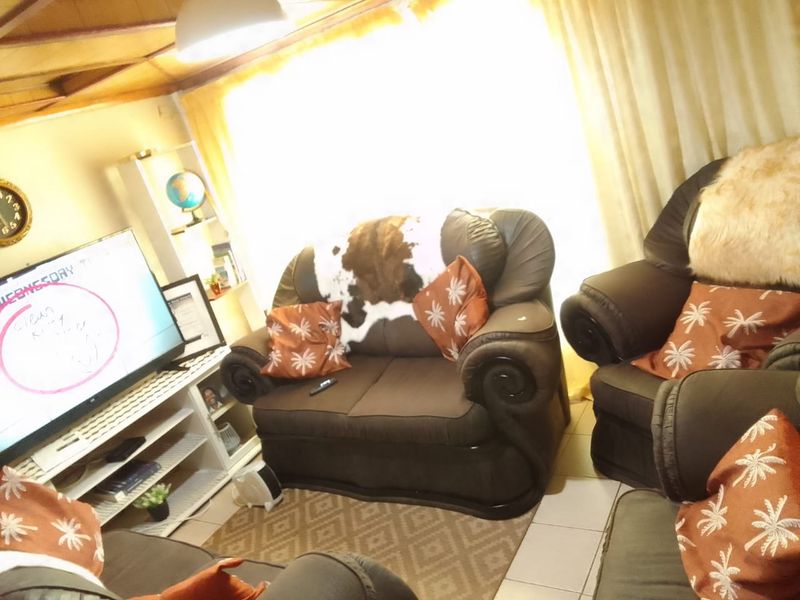 House For Sale In East London - Photo 7