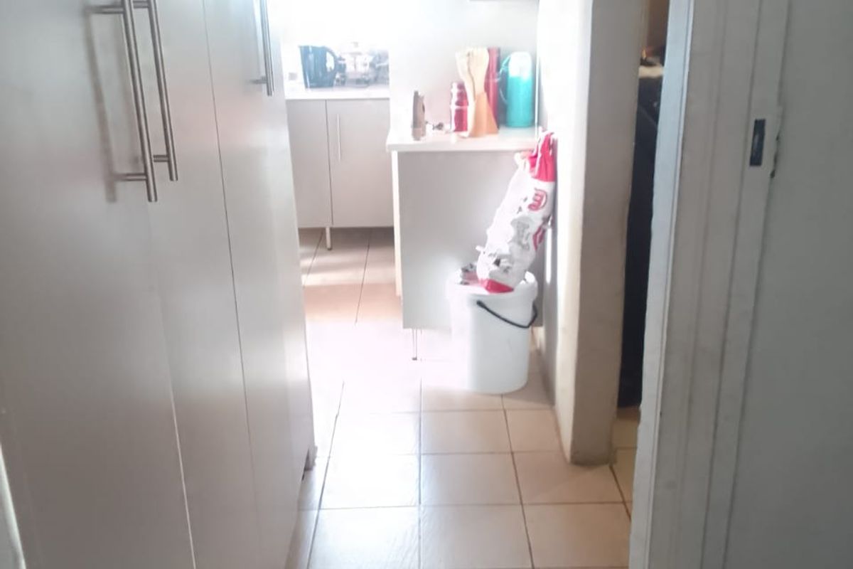 House For Sale In East London - Photo 4