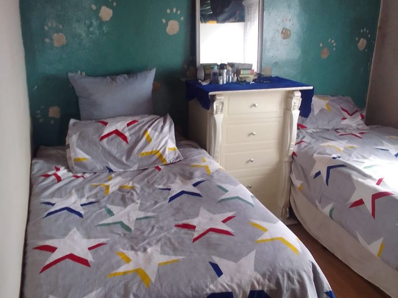 House For Sale In East London - Photo 5