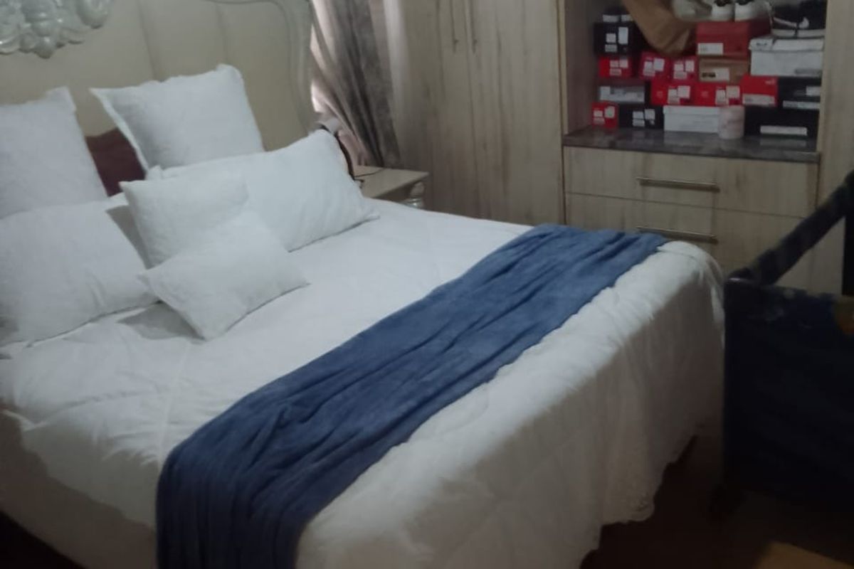 House For Sale In East London - Photo 3