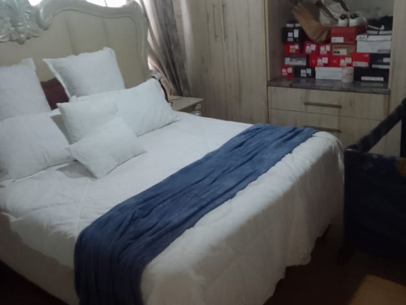 House For Sale In East London - Photo 3