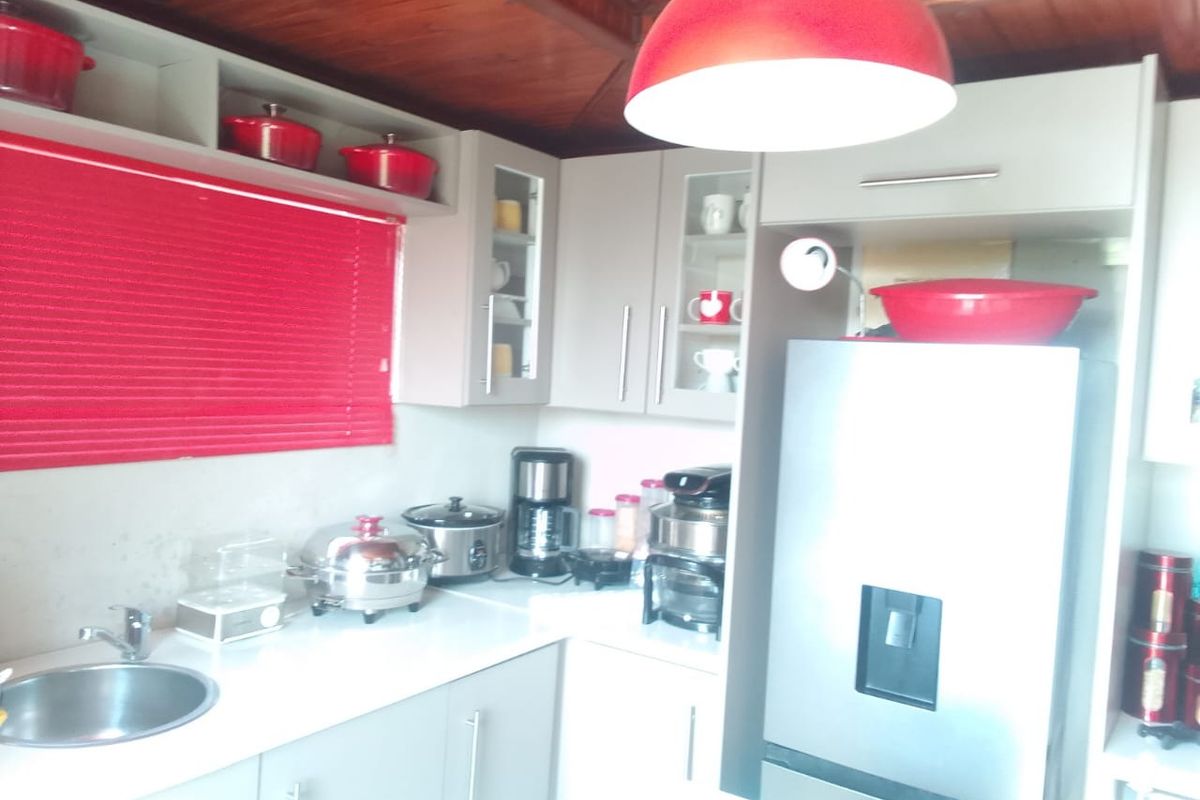 House For Sale In East London - Photo 2