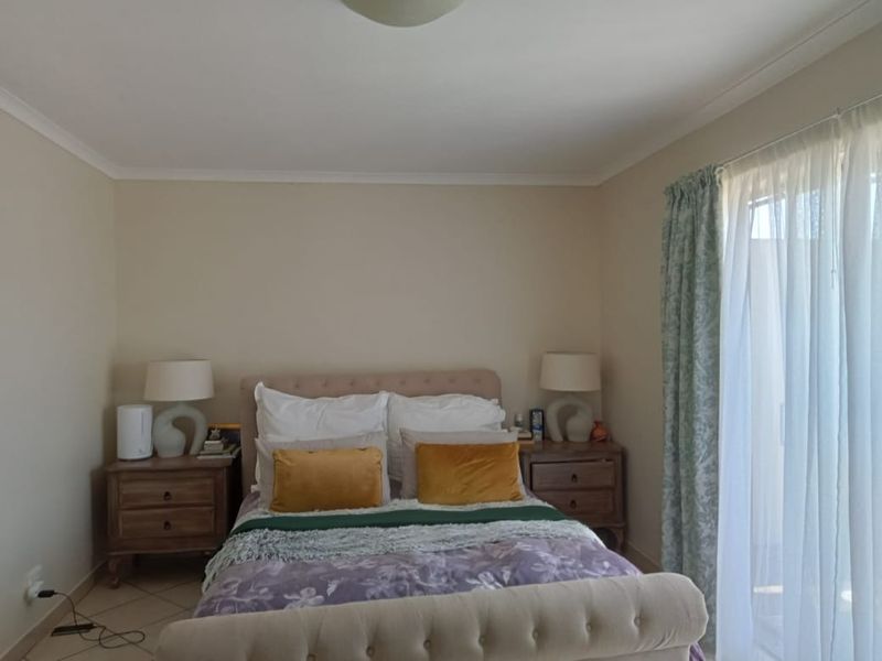 Townhouse For Sale In East London - Photo 9