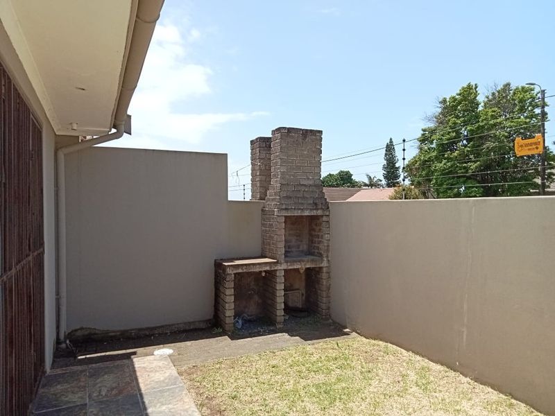 Townhouse For Sale In East London - Photo 4
