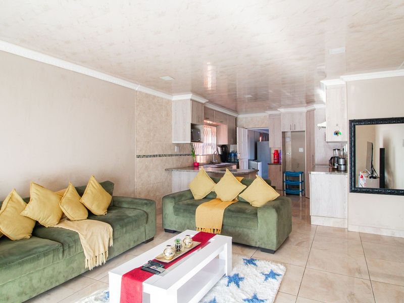 House For Sale In East London - Photo 9