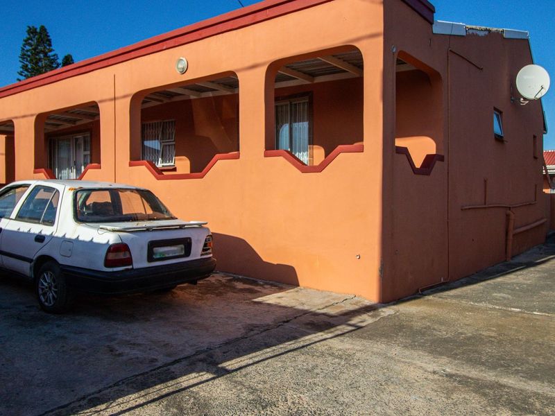 House For Sale In East London - Photo 3