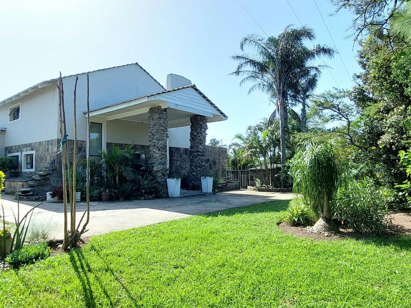 House For Sale In East London - Photo 2