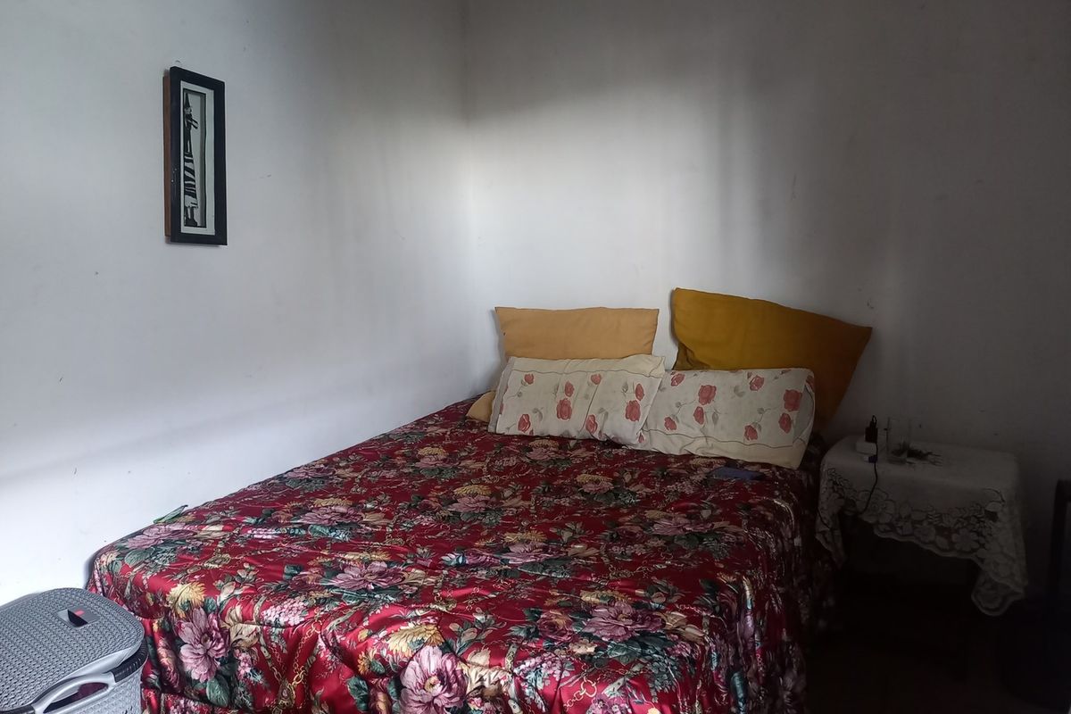 Cozy Family Home - Photo 4