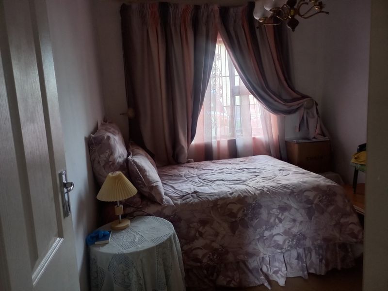 Cozy Family Home - Photo 5