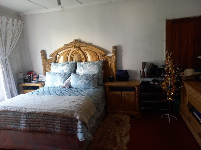 Cozy Family Home - Photo 3