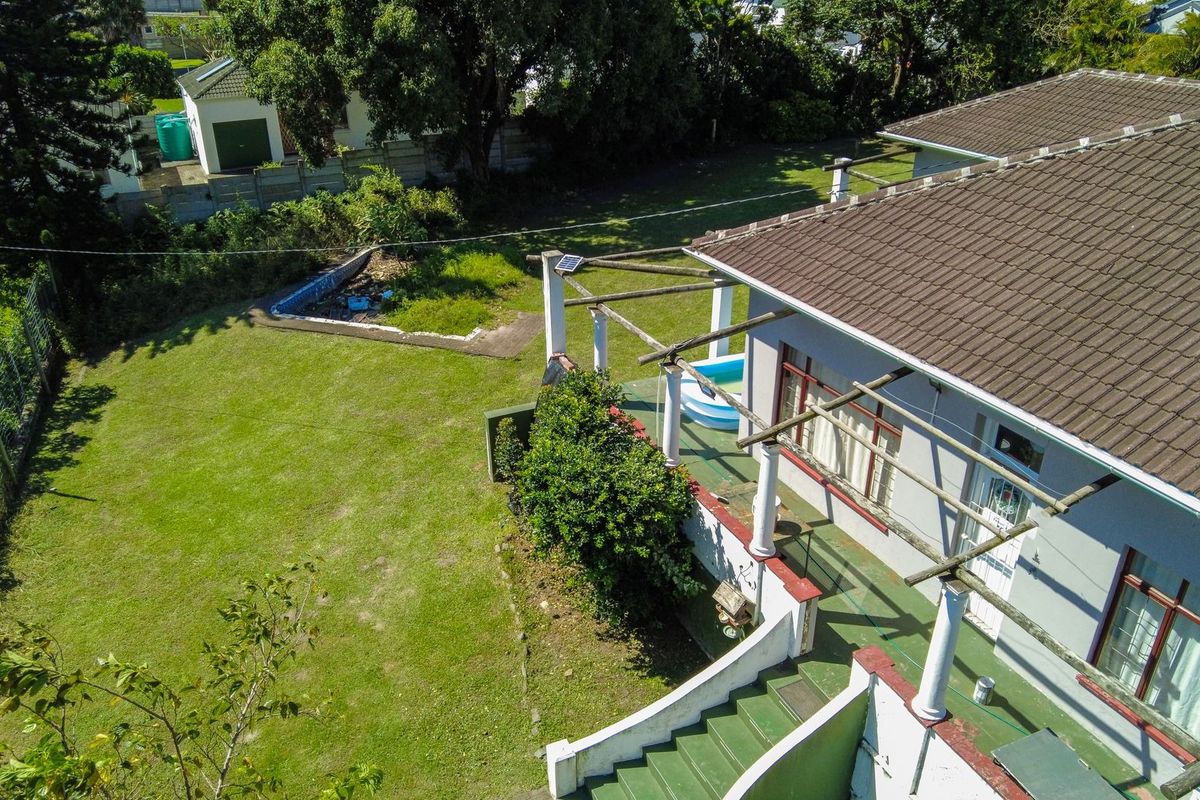 House For Sale In East London - Photo 3