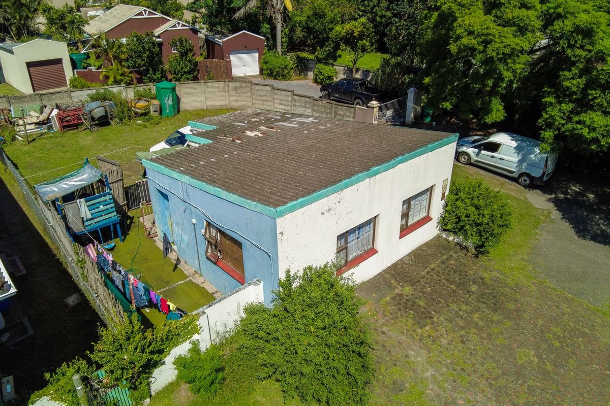 House For Sale In East London - Photo 2