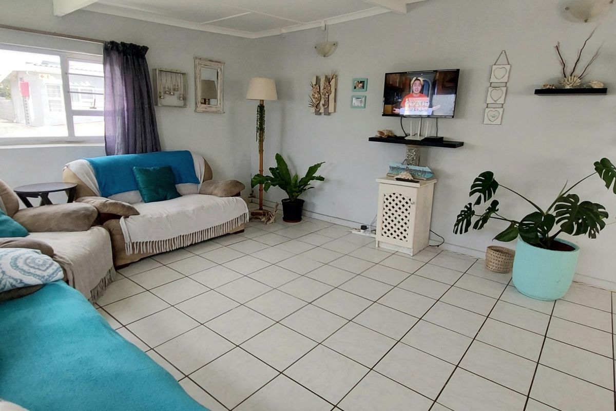 House For Sale In East London - Photo 4