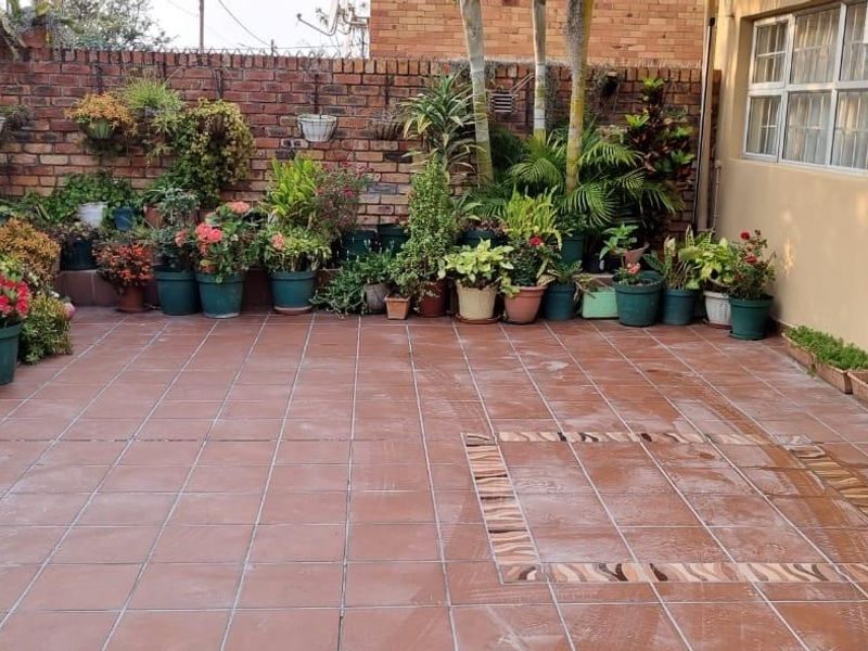 Townhouse For Sale In East London - Photo 7