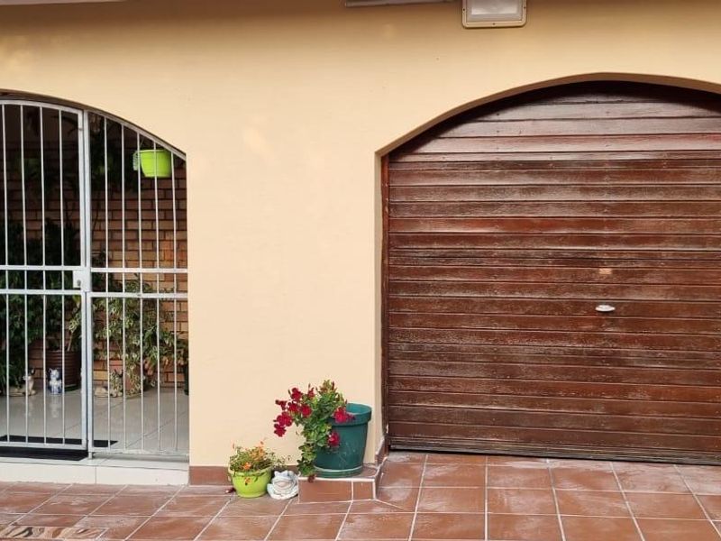 Townhouse For Sale In East London - Photo 2